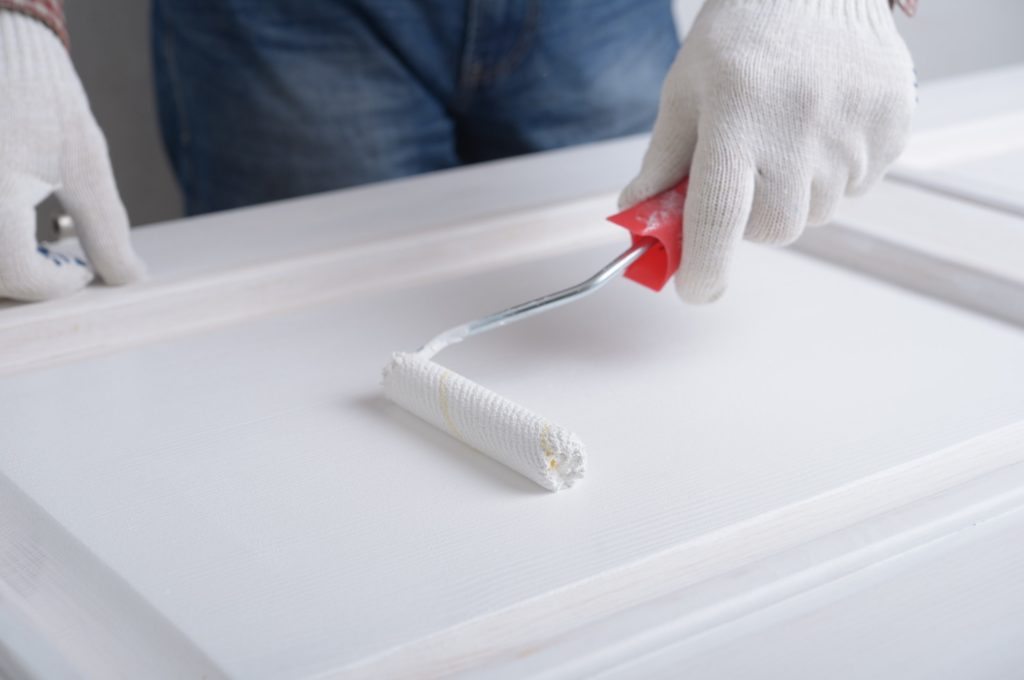 How_To_Paint_Kitchen_Cabinets_Without_Sanding