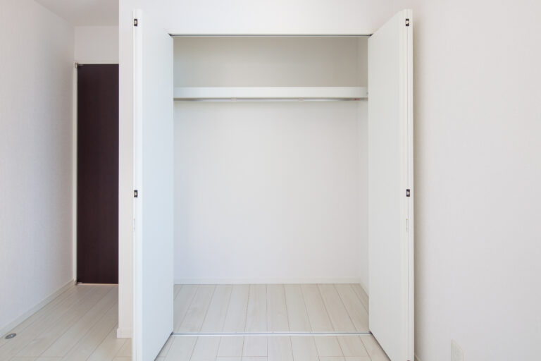 What Best Paint Finish To Use In Closets Eco Paint, Inc.