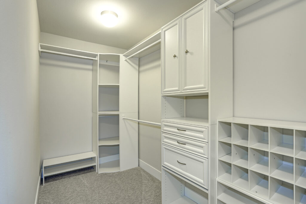 What Best Paint Finish To Use In Closets Eco Inc - Best Closet Paint Color